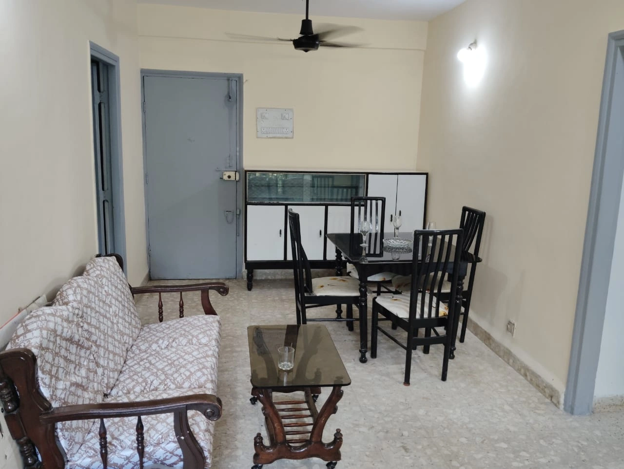 2 BHK Flat for Rent in Raheja Heights, Malad East